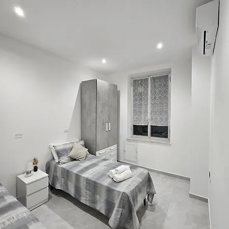 Apartamento In Centro A 250m Stazione Di Principe